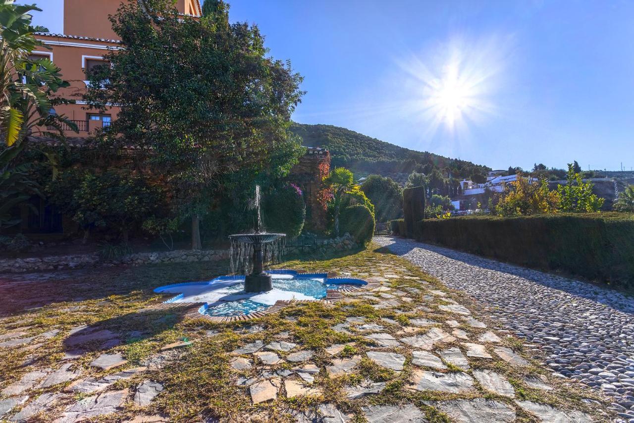 Casa Flores Con Piscina Interior Climatizada Alcaucín Exteriér fotografie