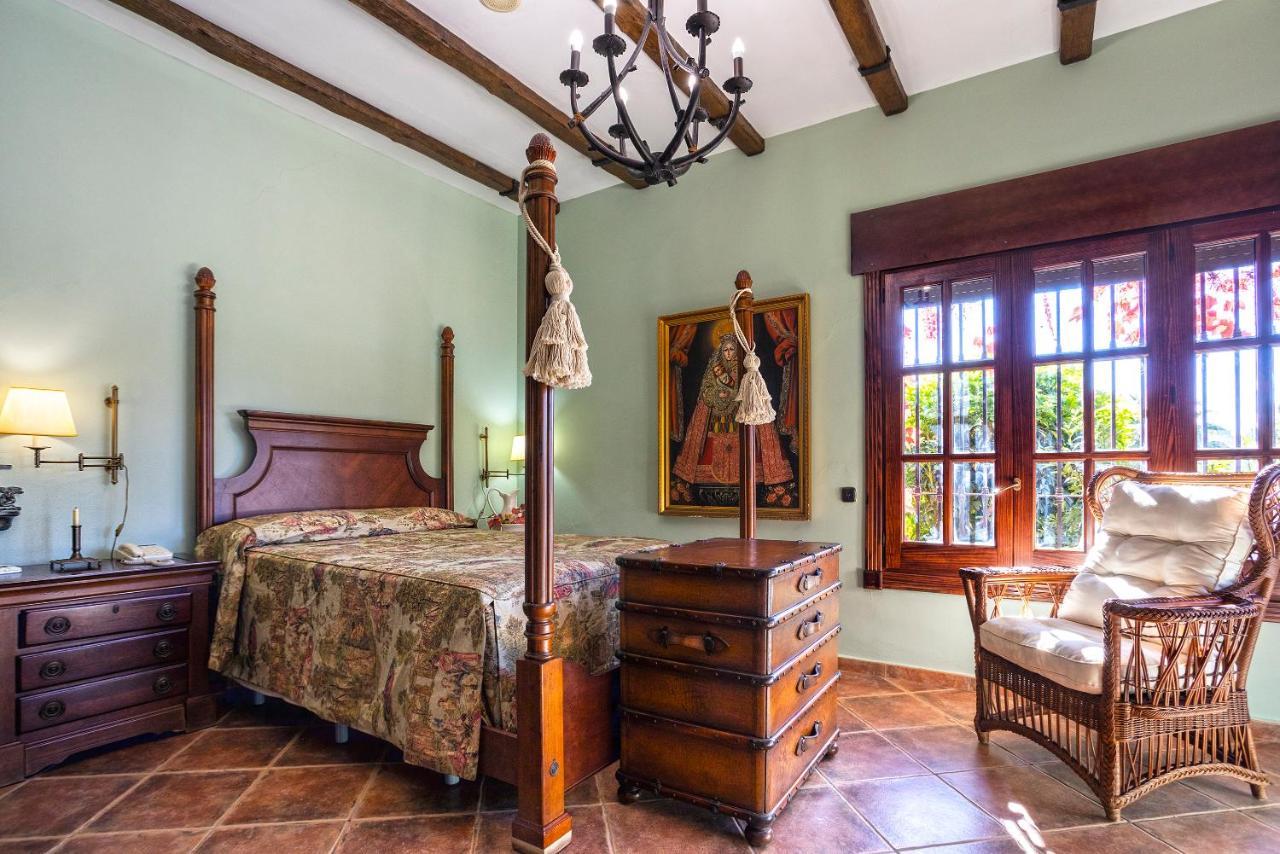 Casa Flores Con Piscina Interior Climatizada Alcaucín Exteriér fotografie