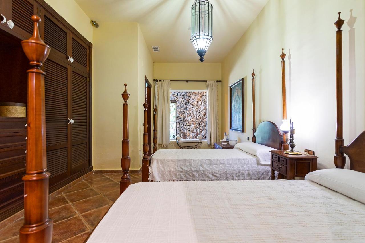 Casa Flores Con Piscina Interior Climatizada Alcaucín Exteriér fotografie