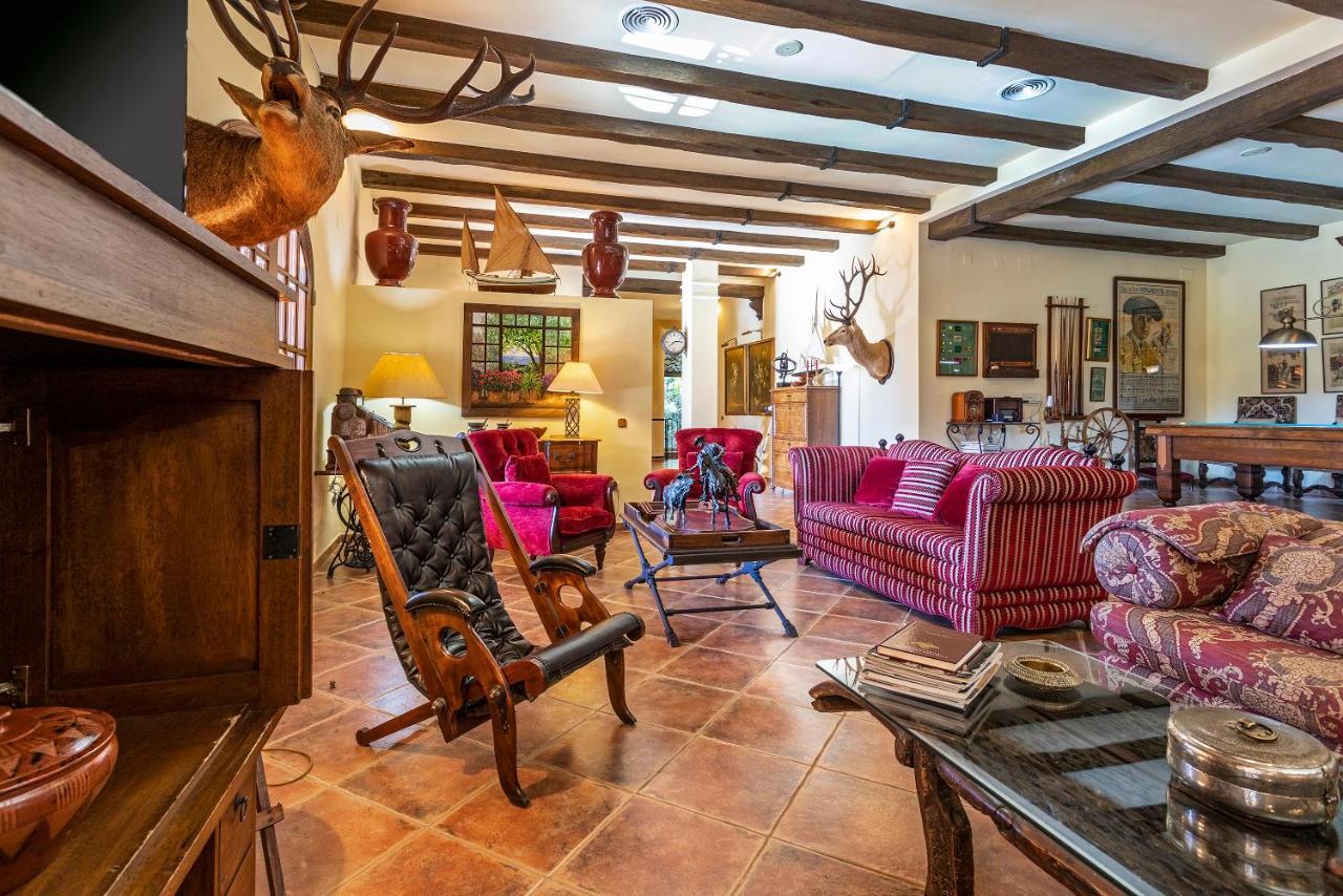 Casa Flores Con Piscina Interior Climatizada Alcaucín Exteriér fotografie