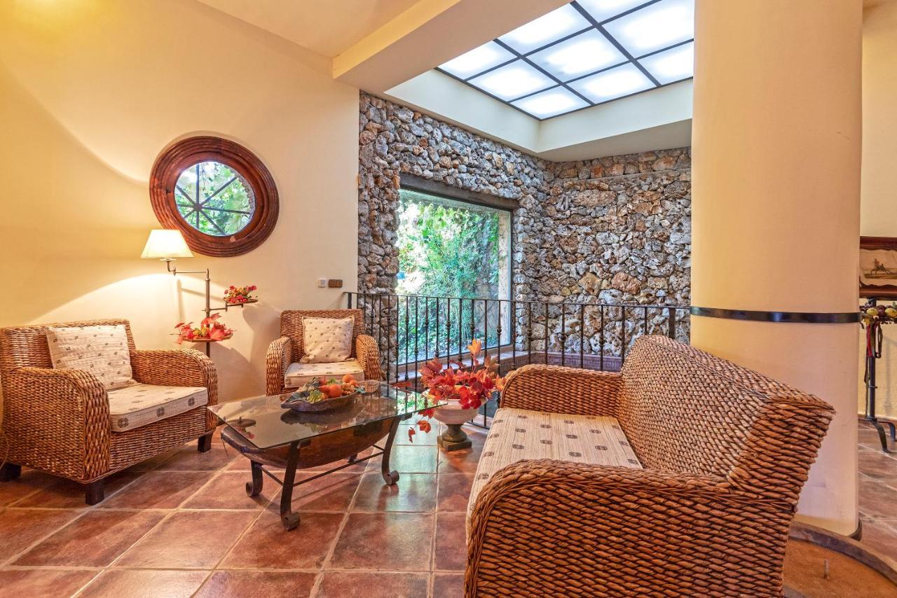 Casa Flores Con Piscina Interior Climatizada Alcaucín Exteriér fotografie