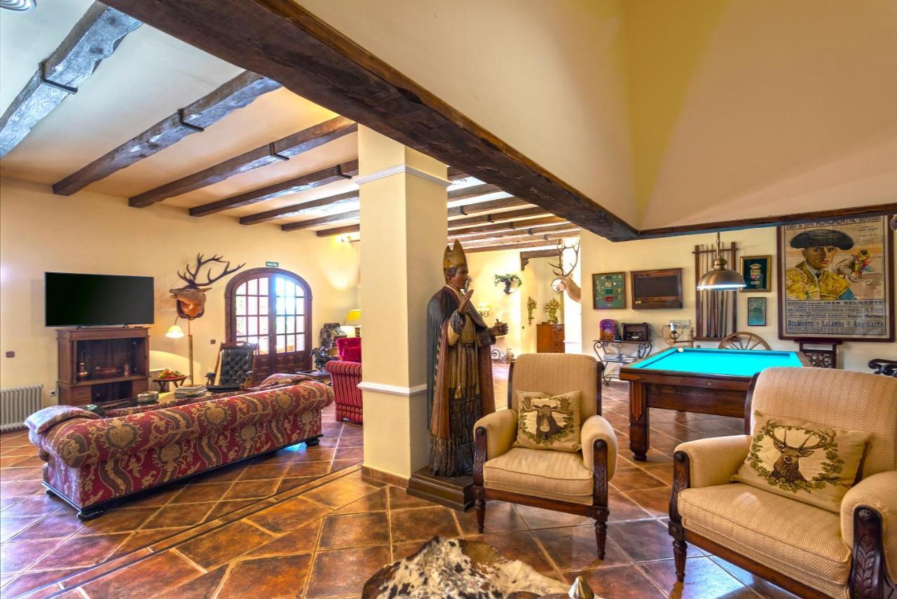 Casa Flores Con Piscina Interior Climatizada Alcaucín Exteriér fotografie