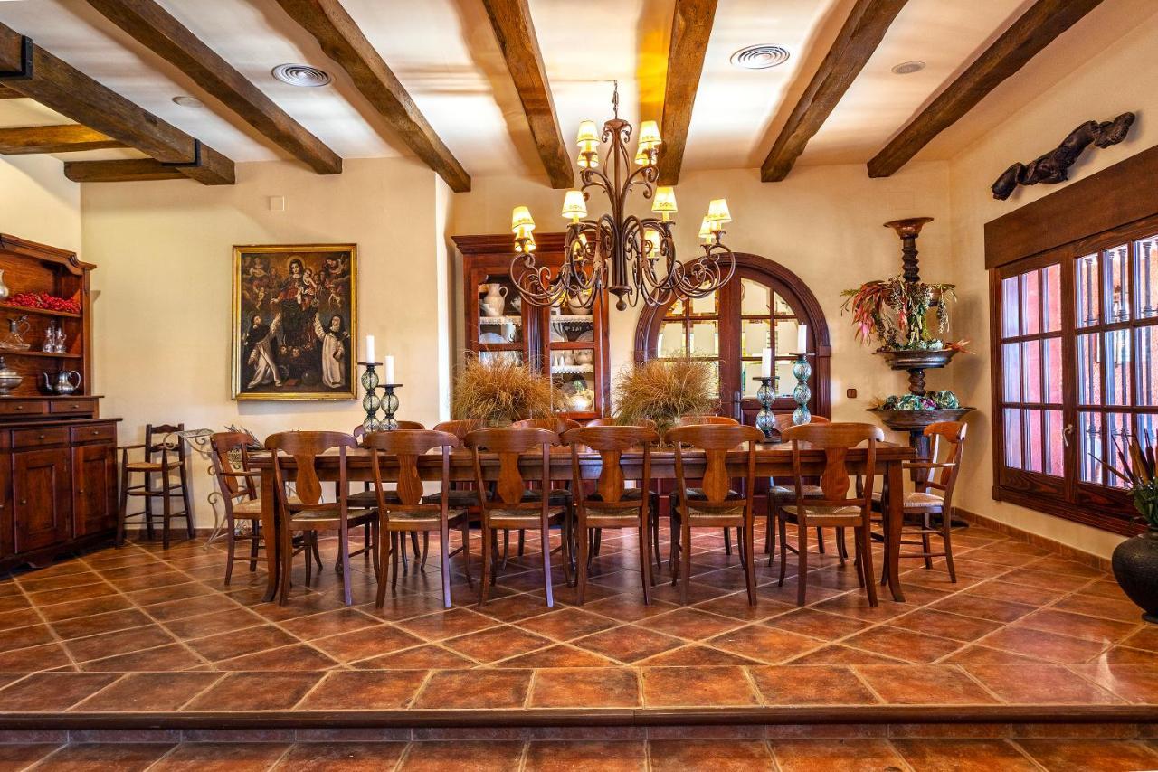Casa Flores Con Piscina Interior Climatizada Alcaucín Exteriér fotografie