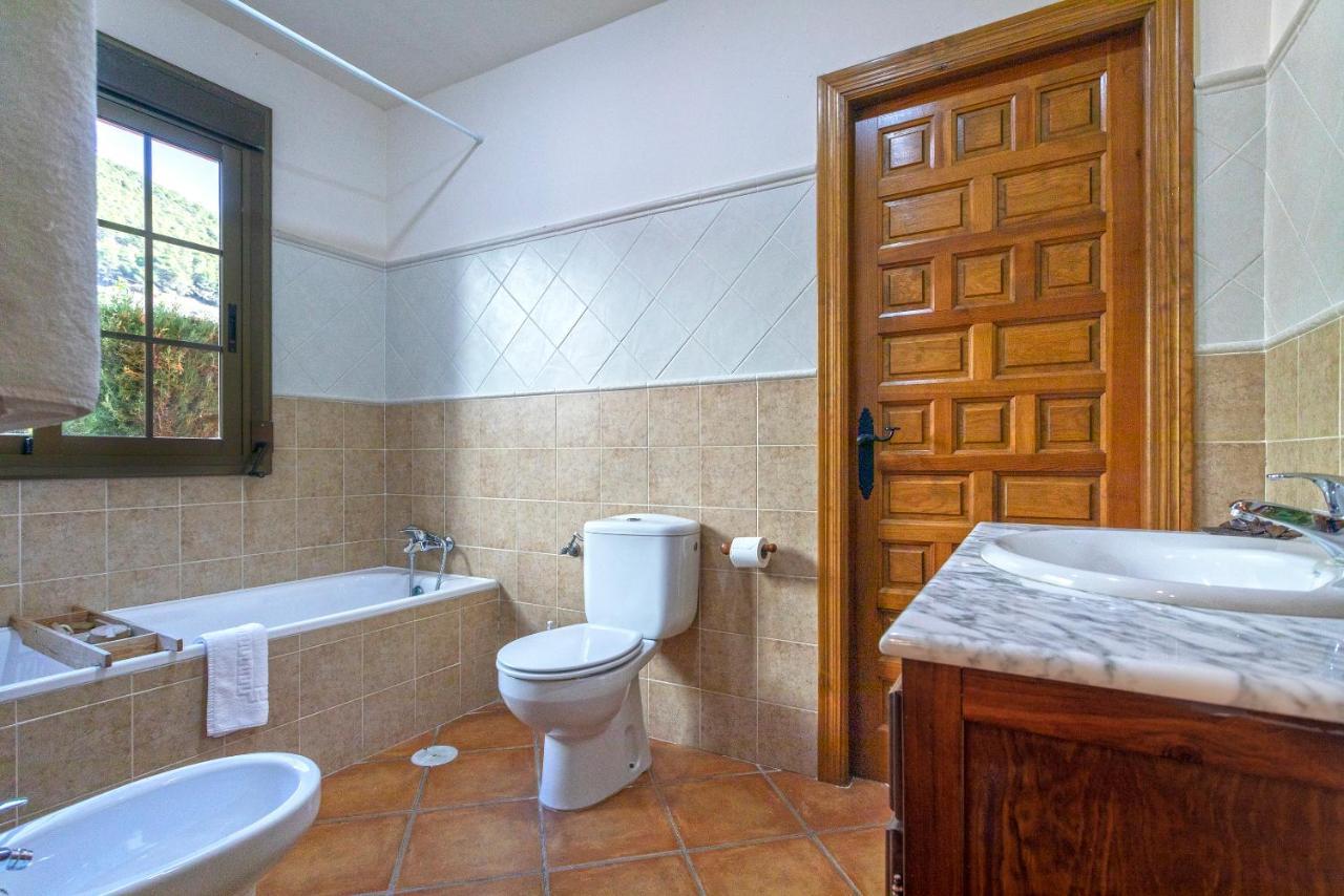 Casa Flores Con Piscina Interior Climatizada Alcaucín Exteriér fotografie