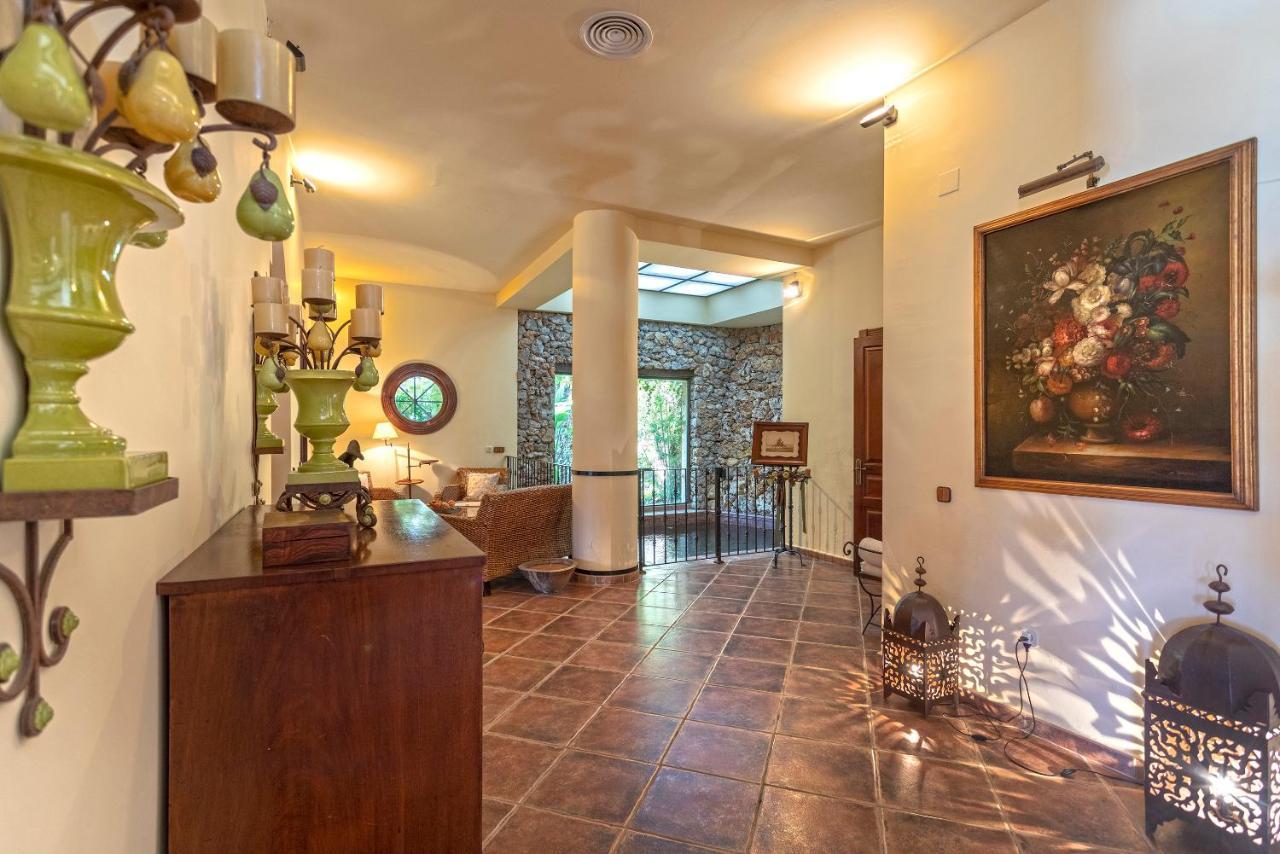 Casa Flores Con Piscina Interior Climatizada Alcaucín Exteriér fotografie
