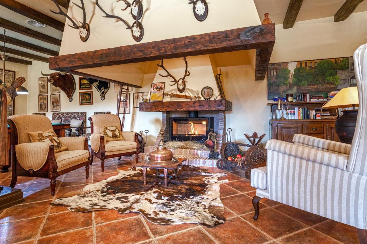 Casa Flores Con Piscina Interior Climatizada Alcaucín Exteriér fotografie